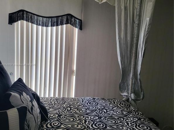 6771 NW 199th Ter, Hialeah FL 33015