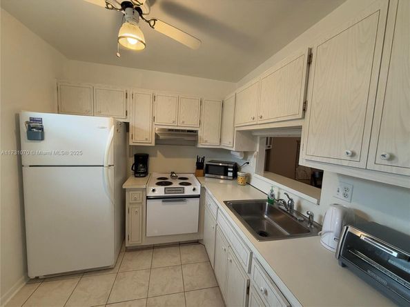 4441 NW 16th St J205, Lauderhill FL 33313