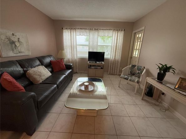 4441 NW 16th St J205, Lauderhill FL 33313