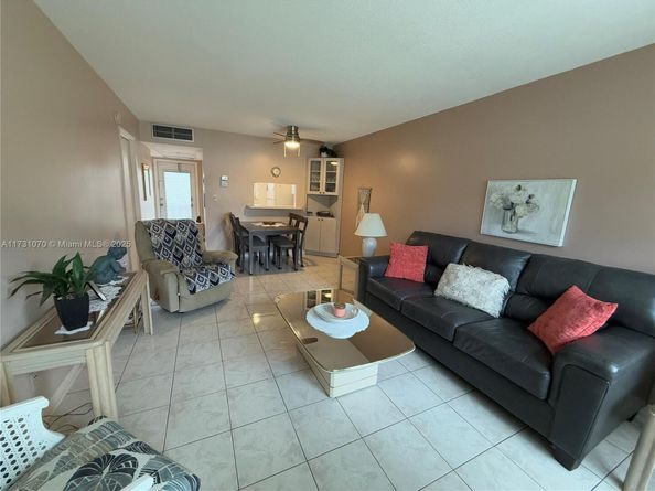 4441 NW 16th St J205, Lauderhill FL 33313