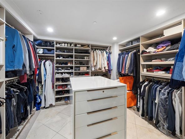 1643 Brickell Ave 704, Miami FL 33129