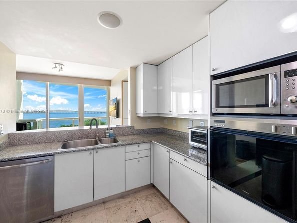 1643 Brickell Ave 704, Miami FL 33129