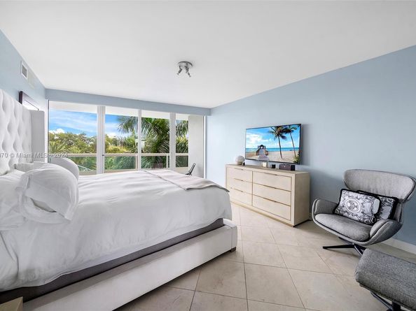 1643 Brickell Ave 704, Miami FL 33129