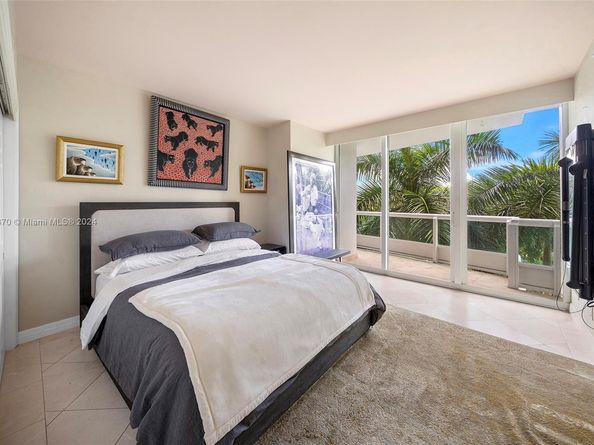 1643 Brickell Ave 704, Miami FL 33129