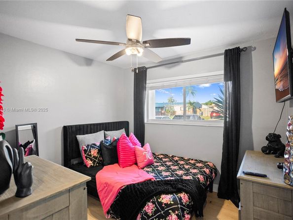 1000 N 71st Ter, Hollywood FL 33024