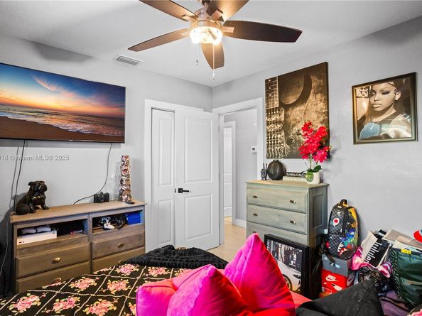 1000 N 71st Ter, Hollywood FL 33024