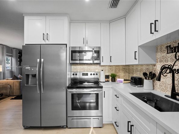 1000 N 71st Ter, Hollywood FL 33024