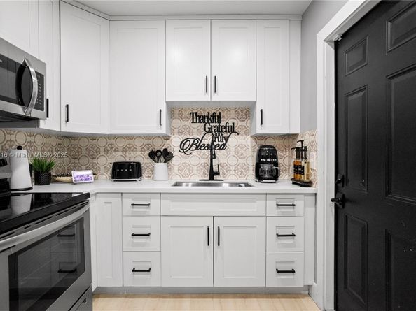 1000 N 71st Ter, Hollywood FL 33024