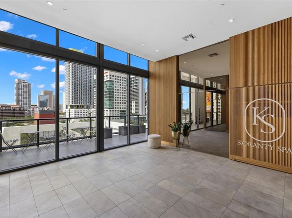 239 SW 9th St 2303, Miami FL 33130