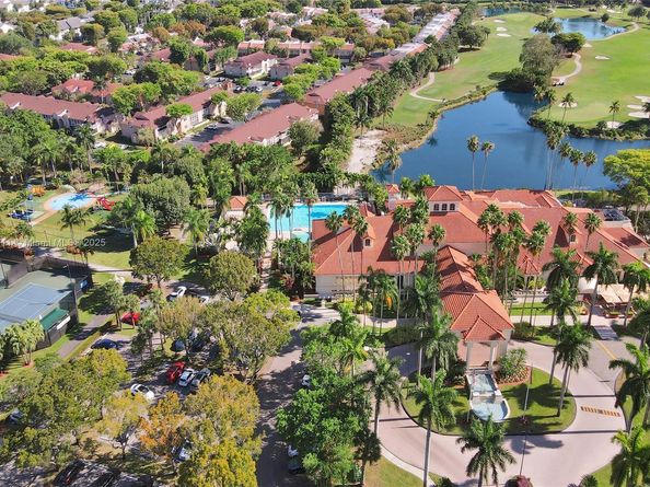10643 NW 54th St, Doral FL 33178