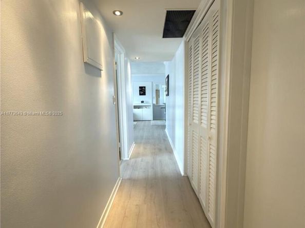 2340 NE 9th St 210, Fort Lauderdale FL 33304
