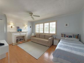 2340 NE 9th St 210, Fort Lauderdale FL 33304