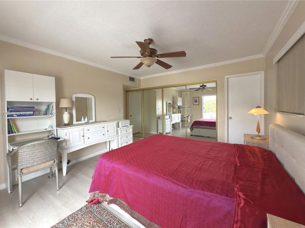 2340 NE 9th St 210, Fort Lauderdale FL 33304