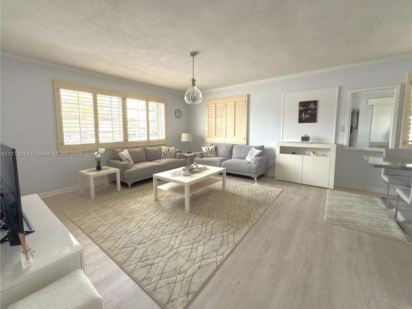 2340 NE 9th St 210, Fort Lauderdale FL 33304