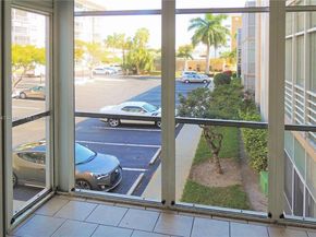 3040 NE 16th Ave 216, Oakland Park FL 33334