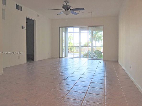 3040 NE 16th Ave 216, Oakland Park FL 33334