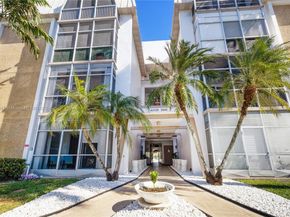 3040 NE 16th Ave 216, Oakland Park FL 33334