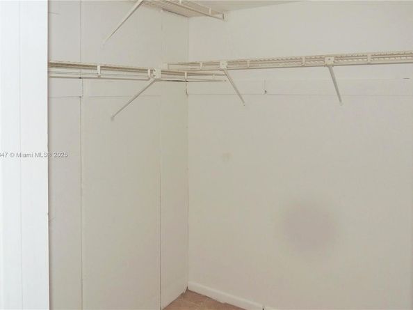 3040 NE 16th Ave 216, Oakland Park FL 33334