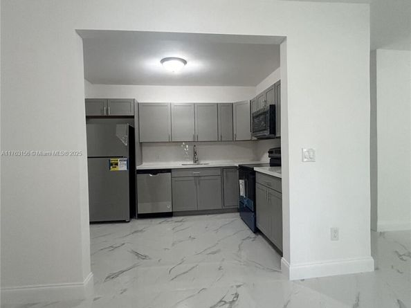 205 Seaman Ave, Opa-Locka FL 33054