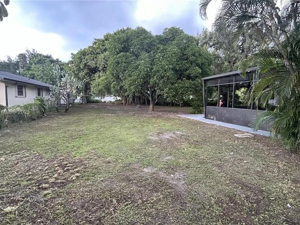 205 Seaman Ave, Opa-Locka FL 33054