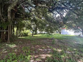 205 Seaman Ave, Opa-Locka FL 33054