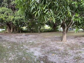 205 Seaman Ave, Opa-Locka FL 33054