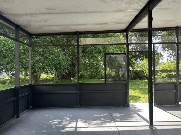 205 Seaman Ave, Opa-Locka FL 33054