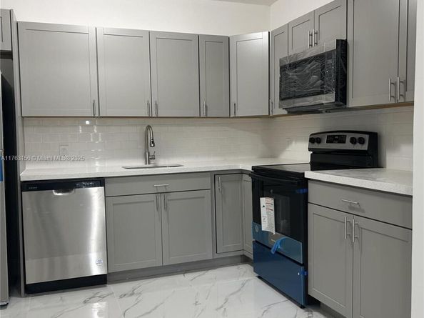 205 Seaman Ave, Opa-Locka FL 33054