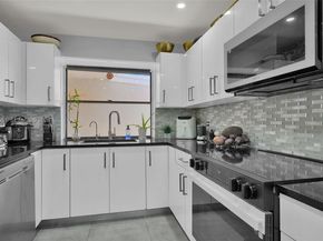 17032 NW 63rd Pl, Hialeah FL 33015