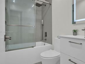 17032 NW 63rd Pl, Hialeah FL 33015