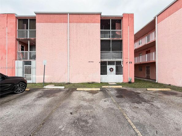 19761 SW 114th Ave 338, Miami FL 33157