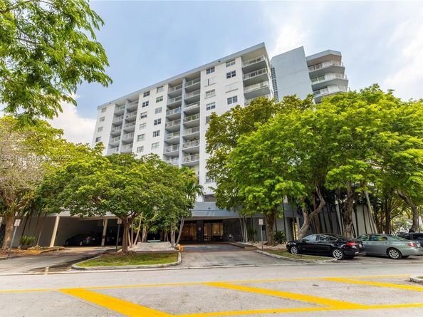 6900 Bay Dr 11E, Miami Beach FL 33141