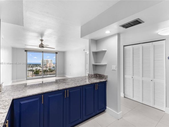 6900 Bay Dr 11E, Miami Beach FL 33141