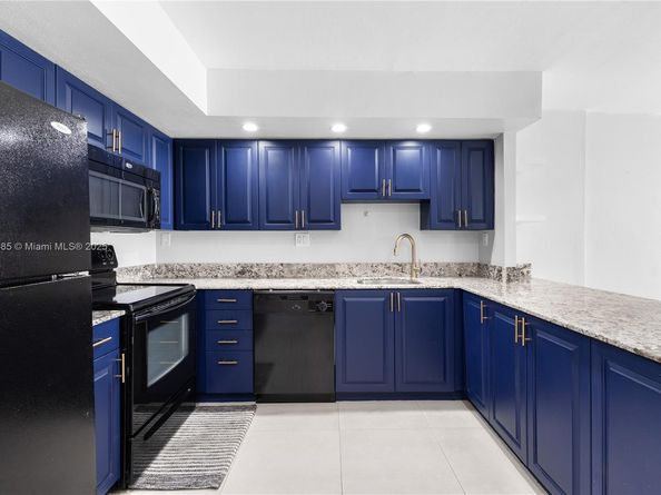 6900 Bay Dr 11E, Miami Beach FL 33141