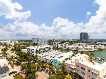 6900 Bay Dr