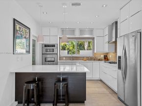 2104 NE 124th St, North Miami FL 33181