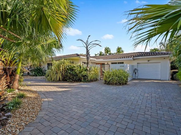 2104 NE 124th St, North Miami FL 33181
