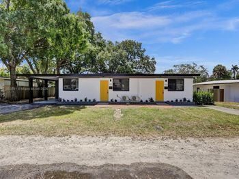 950 SW 29th St