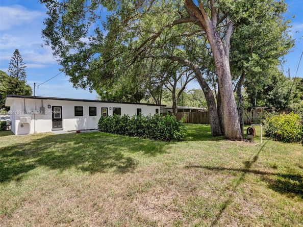 950 SW 29th St, Fort Lauderdale FL 33315