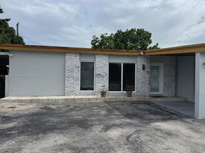 1014 W 68th St, Hialeah FL 33014