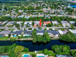 2340 NE 194th St, Miami FL 33180