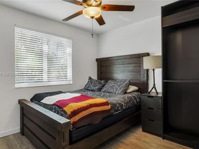 9913 NW 2nd St, Plantation FL 33324