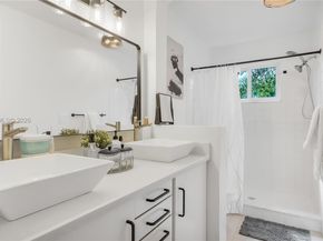 9913 NW 2nd St, Plantation FL 33324