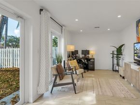 9913 NW 2nd St, Plantation FL 33324