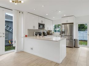 9913 NW 2nd St, Plantation FL 33324