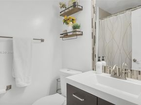 9913 NW 2nd St, Plantation FL 33324