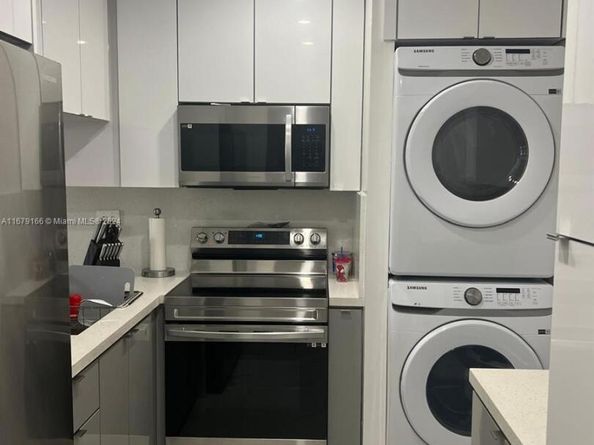 440 E 23rd St 1404, Hialeah FL 33013