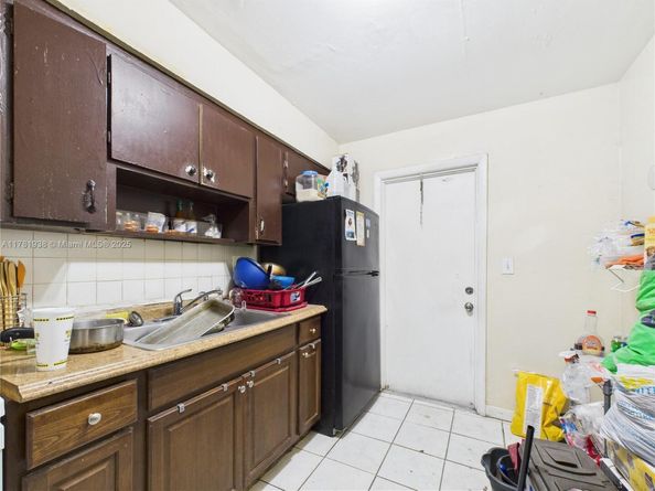 2707 NW 13th St, Fort Lauderdale FL 33311