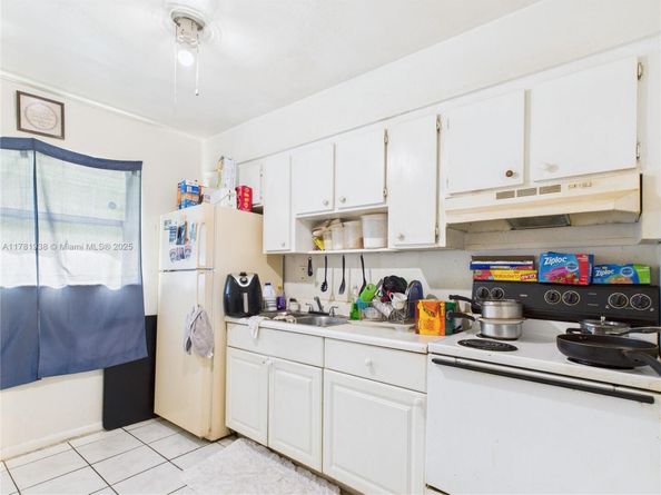 2707 NW 13th St, Fort Lauderdale FL 33311