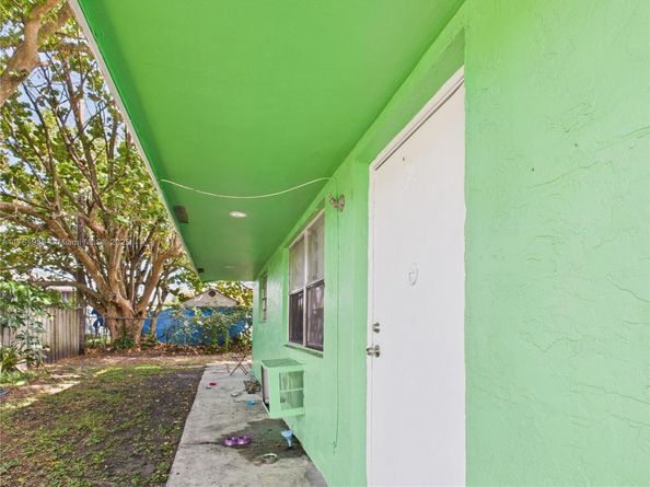 2707 NW 13th St, Fort Lauderdale FL 33311